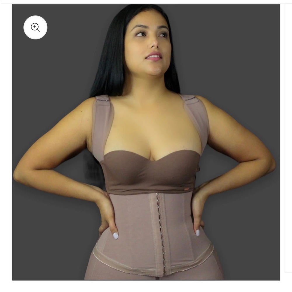 Brand new size M I order by mistake , new Colombian